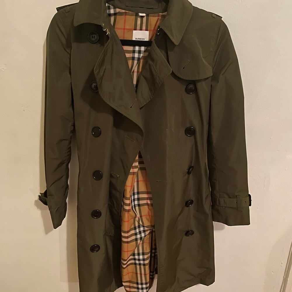 Burberry Olive Green Trench Coat with Signature Check Lining